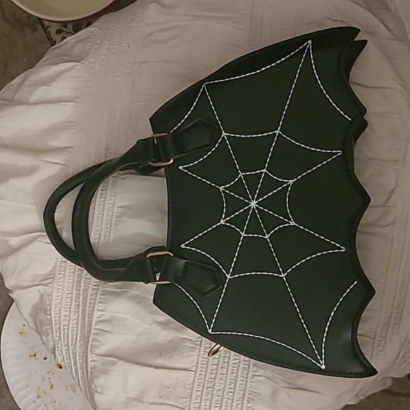 NWOT Bat crossbows purse - Picture 2 of 5
